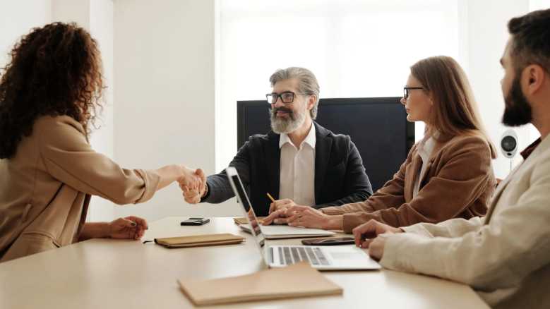 Recruit employees quickly: How to speed up recruitment