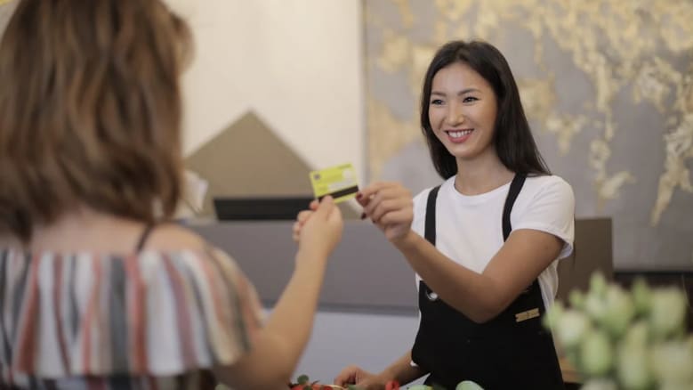 Retail Recruitment Guide: Top 6 hiring tips 5 retail employee onboarding
